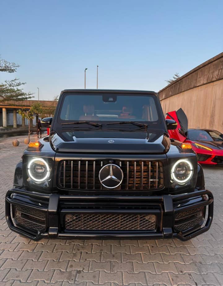 Airport Pickup - G-WAGON
